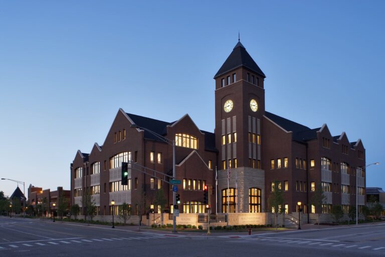 El mejor suburbio de Illinois para vivir en 2025: sueldos altos, bajo desempleo y casas accesibles