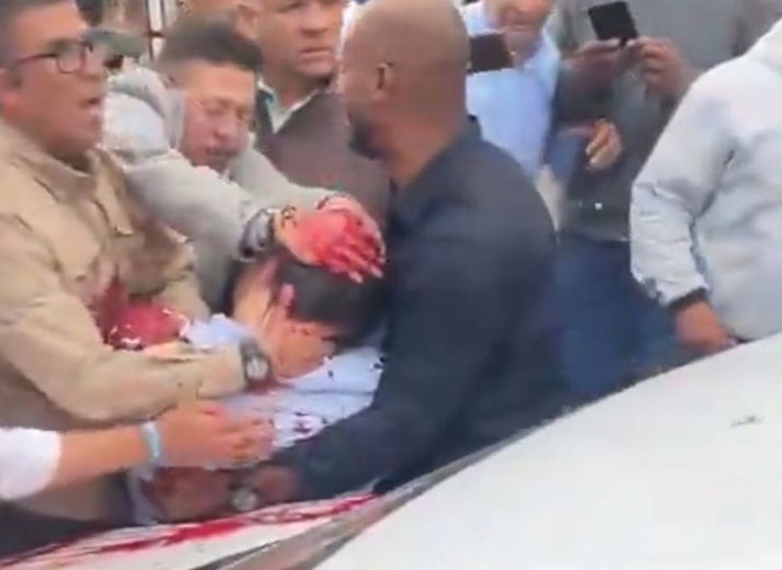 Atacaron al senador Miguel Uribe Turbay en Colombia: le dispararon por la espalda en un acto