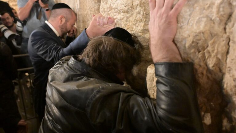 Javier Milei visitó el Muro de los Lamentos en Israel