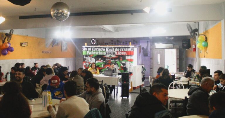 Lanús. Presentación de Revolución Permanente