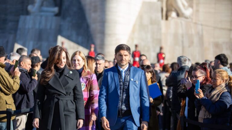 Lejos de Javier Milei, Victoria Villarruel conmemoró el Día de la Bandera en Rosario
