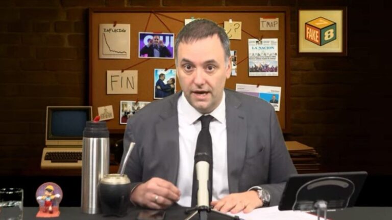 Manuel Adorni lanzó un streaming para responder las críticas al Gobierno