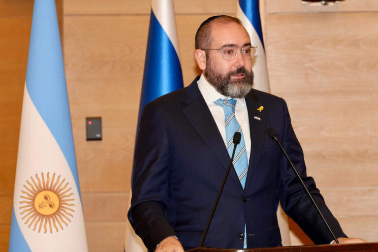 Histórico homenaje en el Parlamento israelí a las víctimas de la AMIA