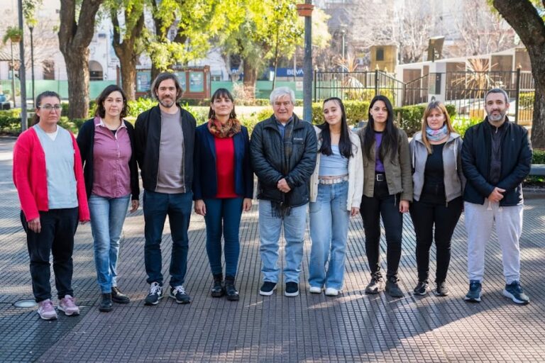 La docente Jorgelina Esteche encabeza junto a un ferroviario y destacados luchadores