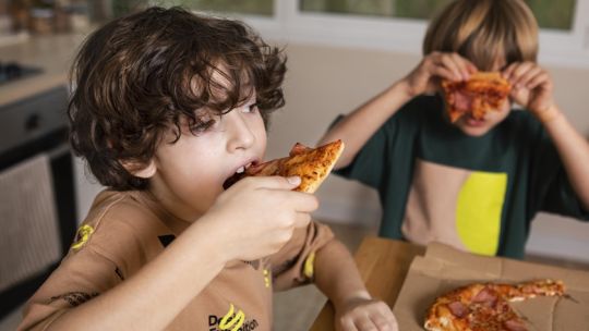Hambre emocional: Cómo el estrés y la ansiedad impactan en la alimentación de los niños
