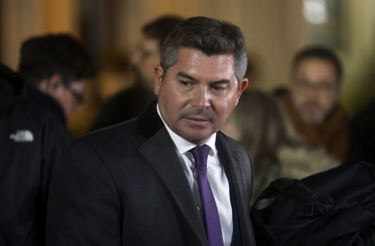 El gobernador de San Juan armó lista con el PRO y enfrenta a Milei