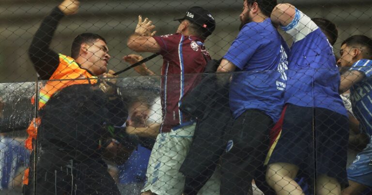 Video: violenta represión de la policía brasileña a los hinchas de Godoy Cruz en la tribuna