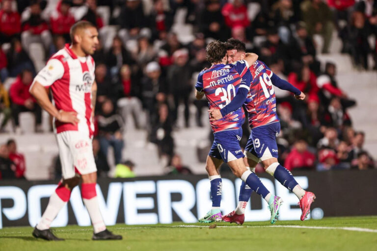 Torneo Clausura: Unión de Santa Fe armó una fiesta en rodeo ajeno