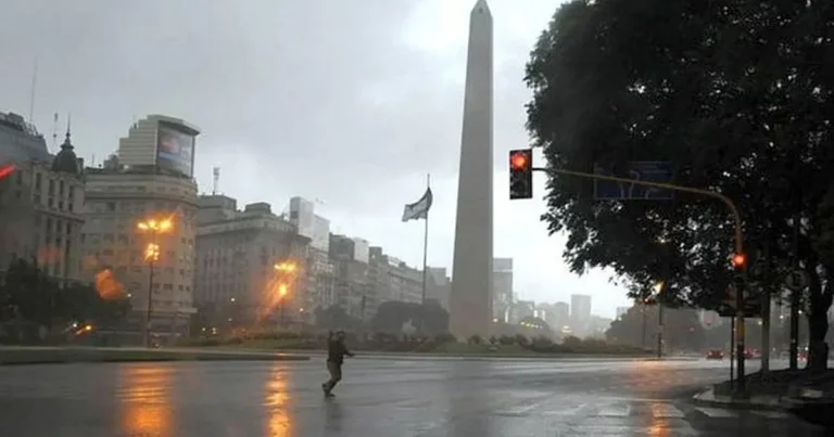 Alerta! Mañana llega «la tormenta de todos los tiempos» con lluvias infernales y ráfagas de viento impresionantes