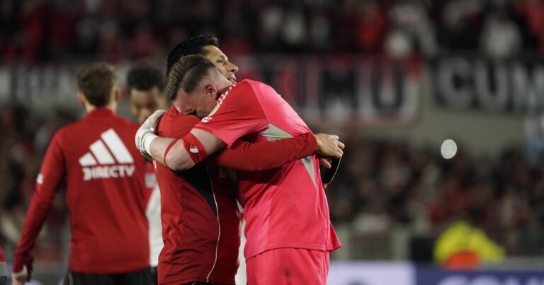 Armani: el gran desahogo y los abrazos con Gallardo y Enzo Pérez tras los penales vs. Libertad