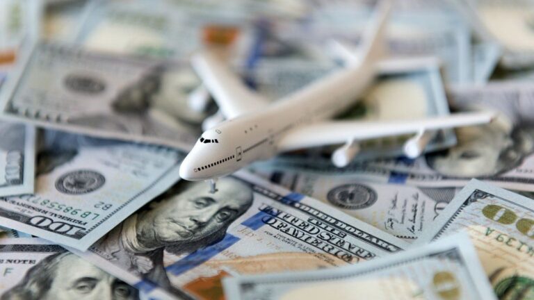 Boom de turismo al exterior: el gasto de dólares de los argentinos ya equivale a un tercio de la liquidación del agro