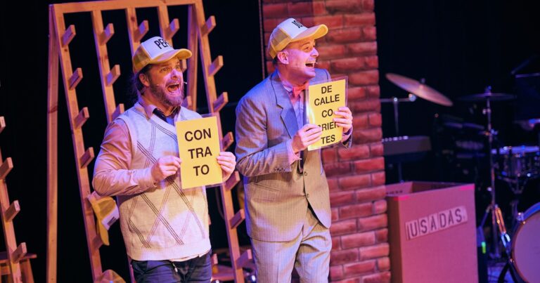 Teatro «a las gorras»: Gutenberg! El musical con dos actores que se multiplican por docenas