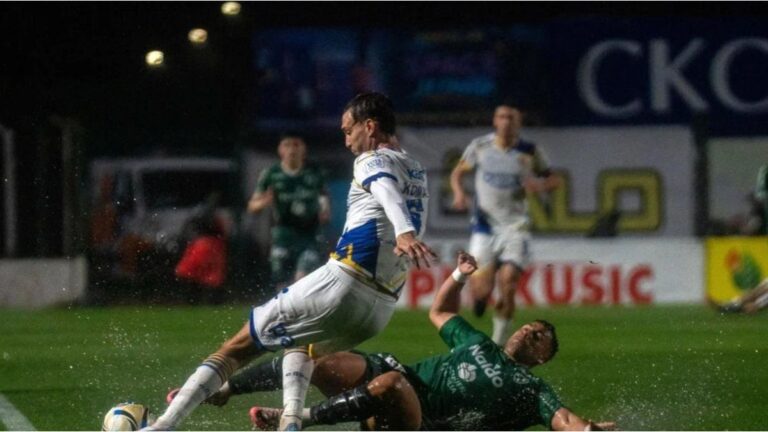 Llegó la tormenta de Santa Rosa: se suspendió el partido entre Sarmiento y Rosario Central por las intensas lluvias