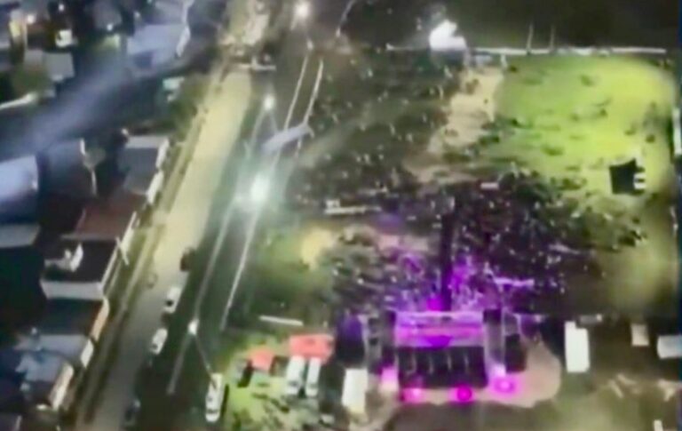 Fiasco de Milei en Moreno, ni con los acarreados lograron llenar la cancha