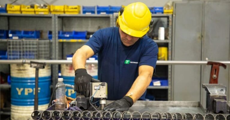 Advertencia de industriales: «Si no mejora el consumo», 2026 arrancará con ola de despidos