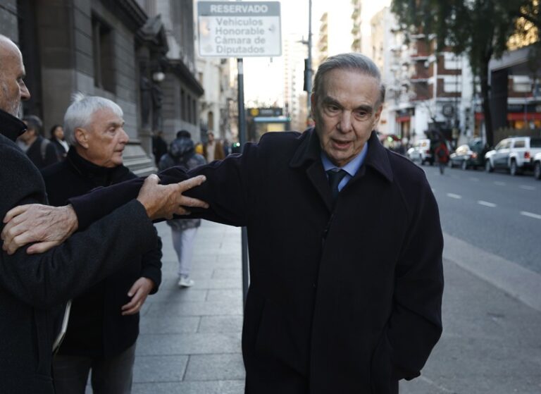 Pichetto cuestionó la venta del Regimiento de Patricios: «Son unos traidores a la patria»