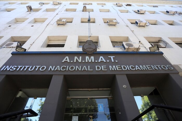 La Anmat inhibió a un laboratorio por «deficiencias críticas» y  ordenó el retiro de una droga