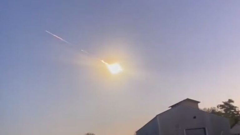 Video: una «bola de fuego» atravesó el cielo en tres provincias argentinas