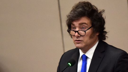 Javier Milei habla en la Bolsa de Comercio de Córdoba