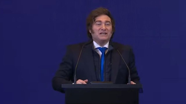 La definición de Milei sobre el esquema de bandas del dólar: «Iremos hacia un tipo de cambio libre»